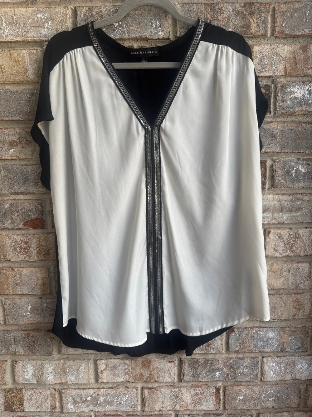 Rock & Republic Black and White V-Neck Blouse with Metallic Trim